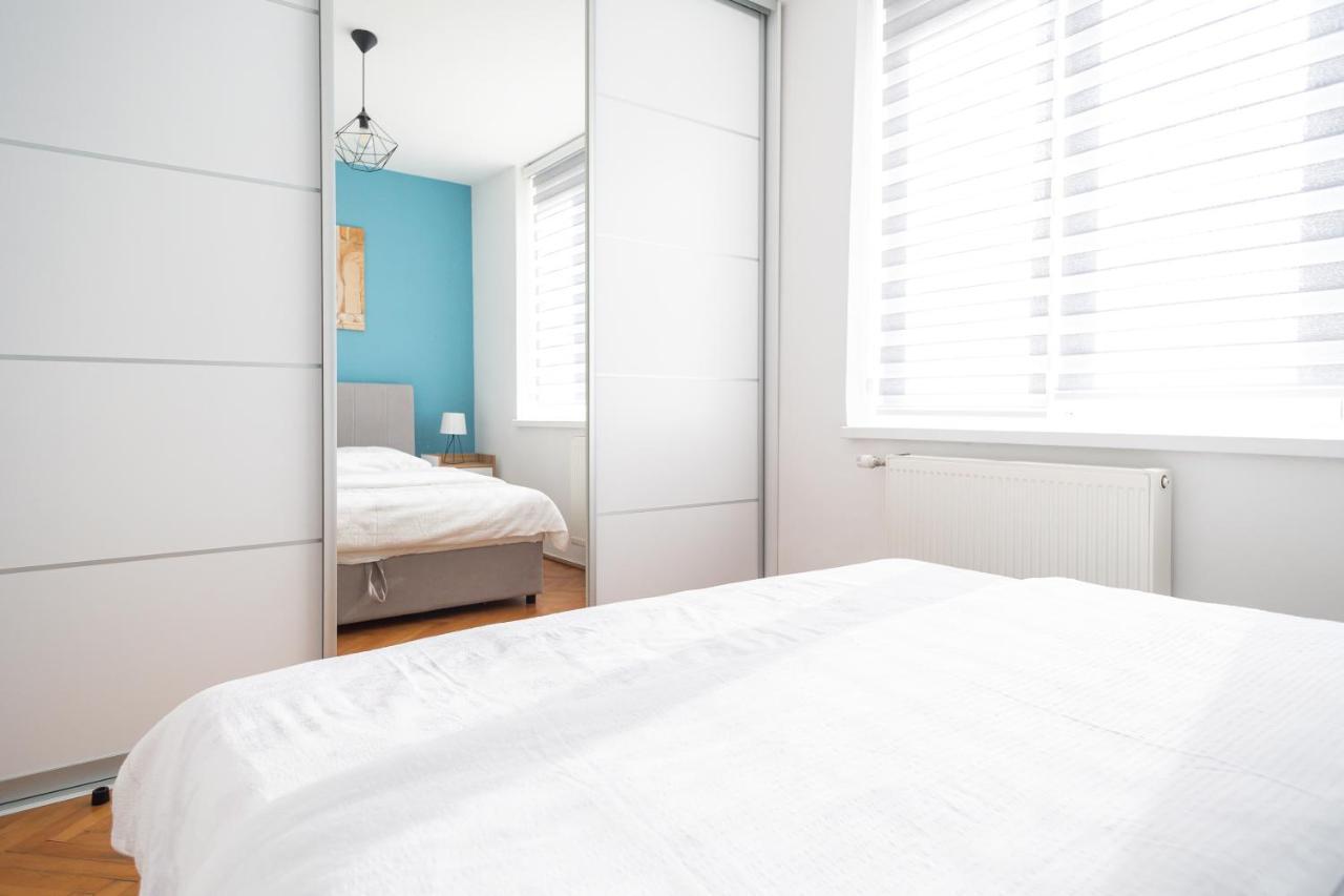 Iris Center Apartment *
